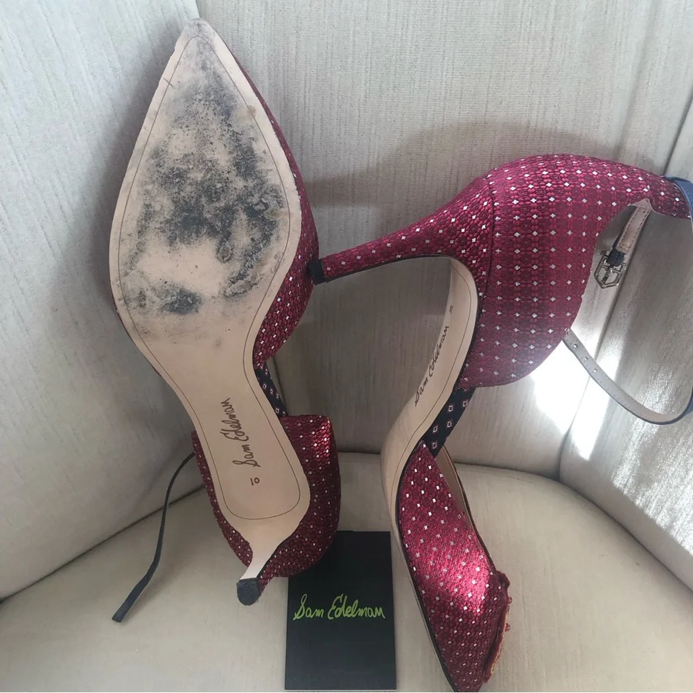 Gorgeous 3” heels with unique details - Picture 5 of 5